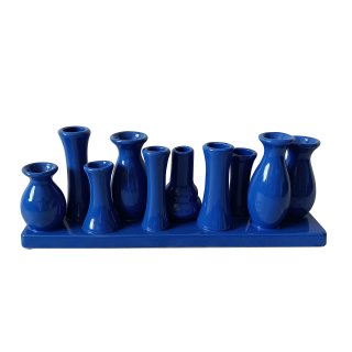 Jinfa Handgefertigte kleine Keramik Deko Blumenvasen Set aus 10 Vasen in blau auf einem Tablett