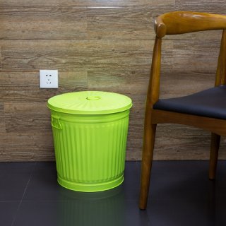 Jinfa | Galvanized metal trash bin with handles and lid | Green | Diameter  21,5 cm | Height 21,5 cm | Volume: 7 litres