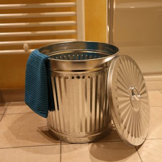 Jinfa | Cubo de basura de metal galvanizado con asas y tapa | Zinc | Dimetro  29 cm - Altura 31,5 cm | Capacidad: 18 litros