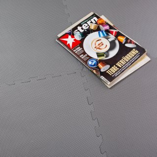 BodenMax Sportmatte rutschfest Pool Unterlegmatte Bodenschutz | 30x30x1cm Grau | 36 Stck