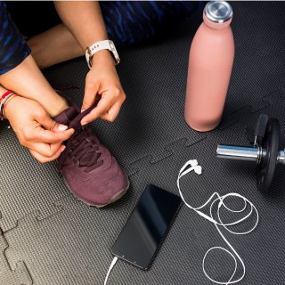 BodenMax Sportmatte rutschfest Pool Unterlegmatte Bodenschutz | 30x30x1cm Schwarz | 54 Stck