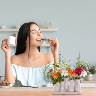 Jinfa 1 Set aus 7 kleinen Vasen auf festem Sockel | handgefertigte Blumenvasen Tischdeko | Antik-Wei