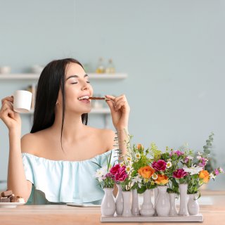 Jinfa 4 Set aus 10 kleinen Vasen auf festem Sockel | handgefertigte Blumenvasen Tischdeko | Antik-Wei