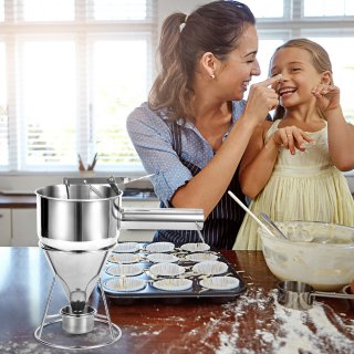 eGenuss 1 Edelstahl Backtrichter Pfannkuchen Teigspender + 7 verschiedenen Dsen + fester Stnder mit Teigsammler + Tasche | Teigportionierer mit graduiertem Ma | 1200ml