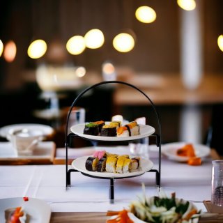 eGenuss Etagere 2 Etagen Metall Serviergestell 2 Etagen mit rutschfeste F��e Telleretagere Gestell f�r 2 Teller - Sp�lmaschinenfest 2-st�ckige Etagere f�r Servierst�nder schwarz