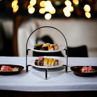 eGenuss Etagere 2 Etagen Metall Serviergestell 2 Etagen mit rutschfeste F��e Telleretagere Gestell f�r 2 Teller - Sp�lmaschinenfest 2-st�ckige Etagere f�r Servierst�nder schwarz