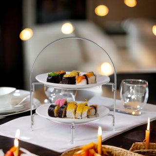 eGenuss Teller Etagere 2 Etagen Edelstahl Serviergestell 2 Etagen mit rutschfeste F��e Telleretagere Gestell f�r 2 Teller - Sp�lmaschinenfest 2-st�ckige Etagere f�r Teller Servierst�nder